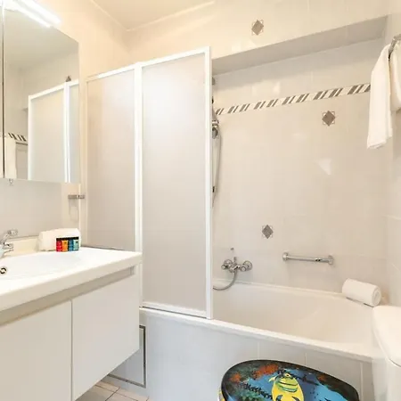 Huswell - Charming Nearby The *