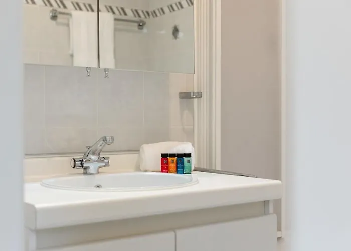 Huswell - Charming Nearby The